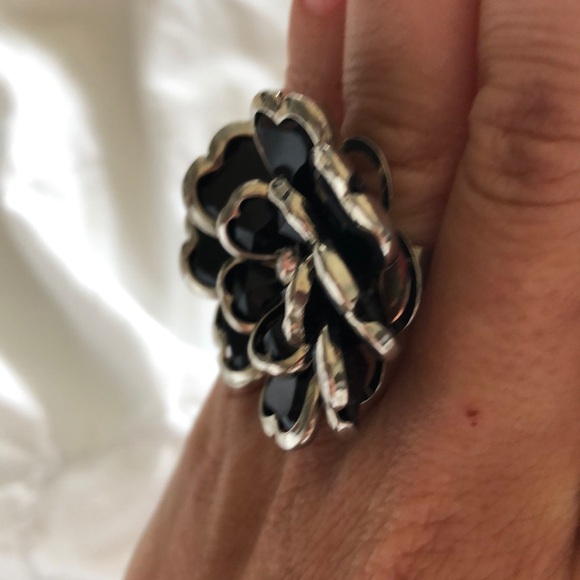 Flower ring - Picture 2 of 6